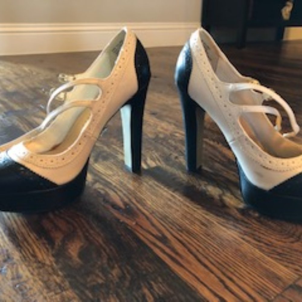 Lauren Conrad Black and Tan Mary Jane Pumps